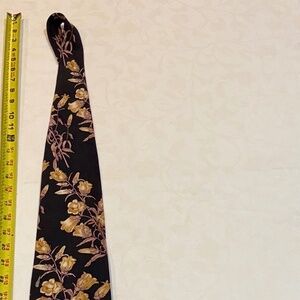 AKM Tie - Black, Floral, Vintage 100% Silk!